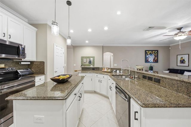 1605 HIDDEN MEADOW COURT, Valrico, FL 33594