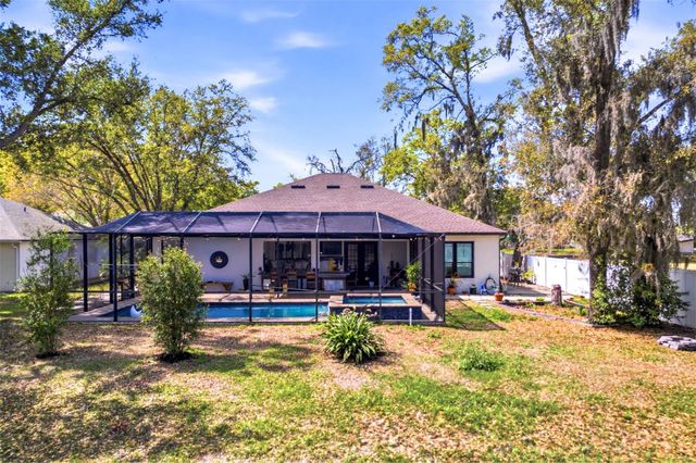 1605 HIDDEN MEADOW COURT, Valrico, FL 33594