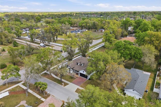 1605 HIDDEN MEADOW COURT, Valrico, FL 33594