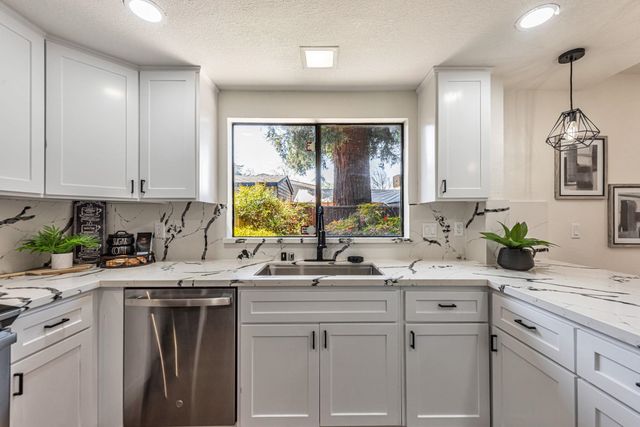 3810 Burton Cmn, Fremont, CA 94536