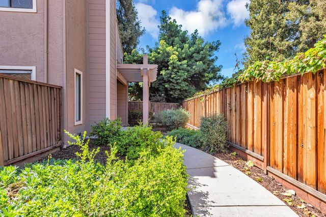 3810 Burton Cmn, Fremont, CA 94536