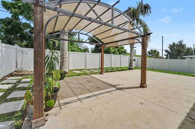 1281 WATER WILLOW DRIVE, Groveland, FL 34736