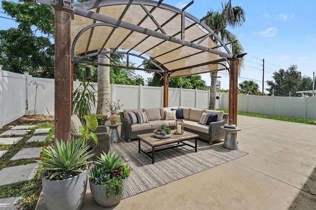 1281 WATER WILLOW DRIVE, Groveland, FL 34736