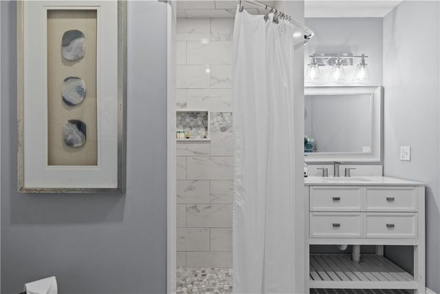 137 W Main Road REAR, Middletown, RI 02842