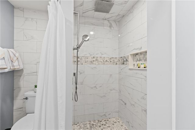 137 W Main Road REAR, Middletown, RI 02842