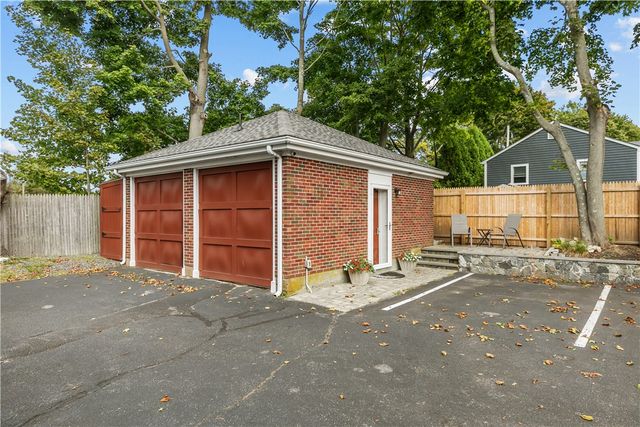 137 W Main Road REAR, Middletown, RI 02842