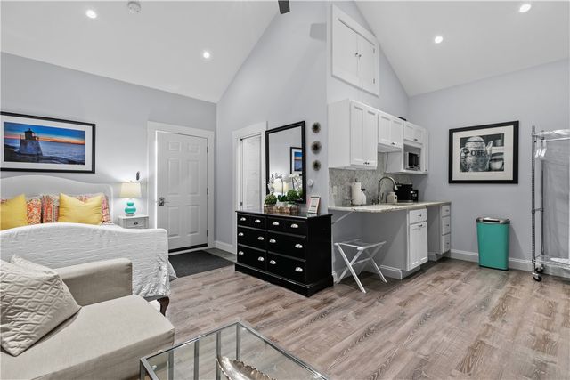 137 W Main Road REAR, Middletown, RI 02842