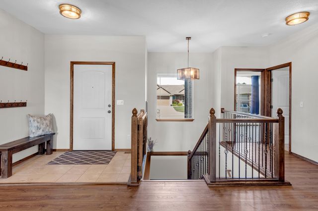 6220 N Edwards St, Wichita, KS 67204