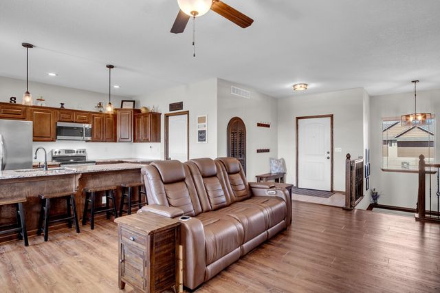 6220 N Edwards St, Wichita, KS 67204