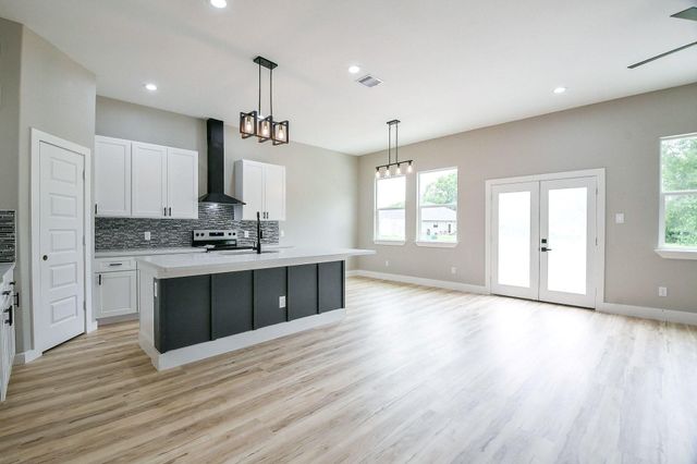 714 Autumn Lane, Livingston, TX 77351