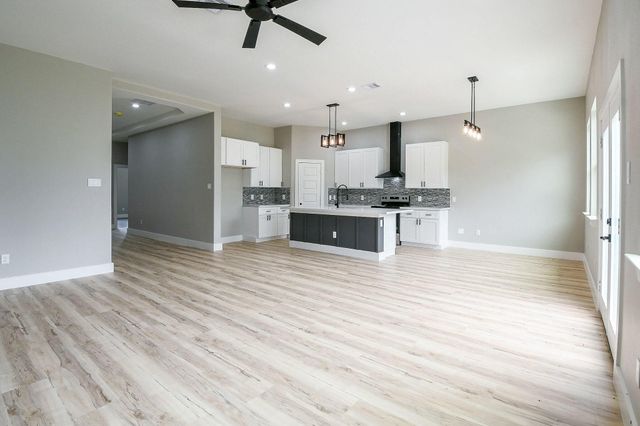 714 Autumn Lane, Livingston, TX 77351