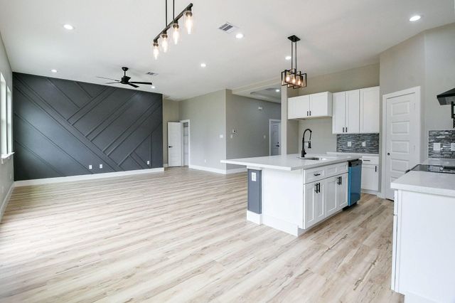 714 Autumn Lane, Livingston, TX 77351