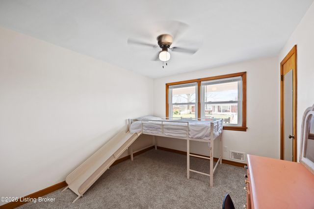 2403 Omaha Ln, Louisville, KY 40216