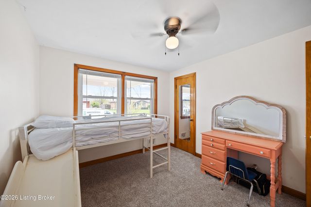 2403 Omaha Ln, Louisville, KY 40216