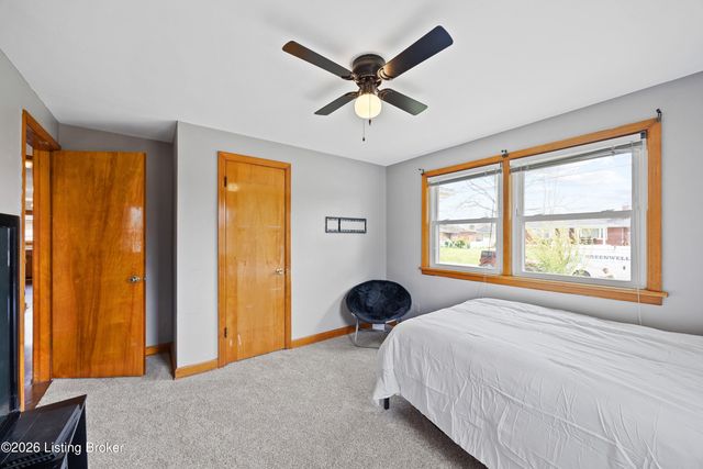 2403 Omaha Ln, Louisville, KY 40216