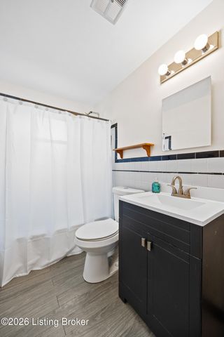 2403 Omaha Ln, Louisville, KY 40216