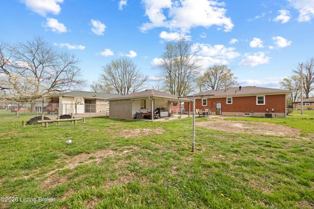 2403 Omaha Ln, Louisville, KY 40216