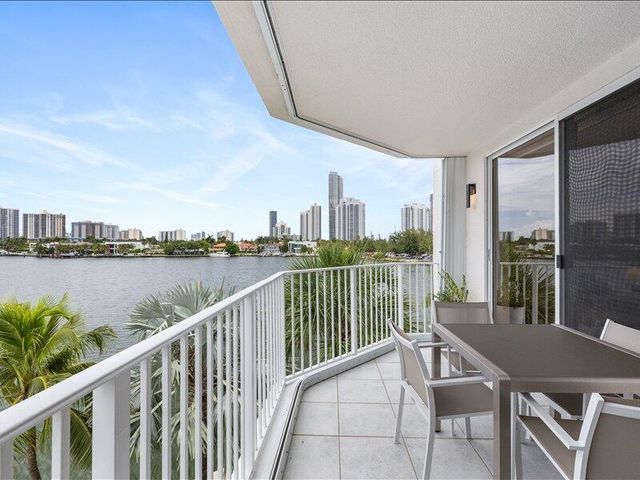18260 N Bay Road 418, Sunny Isles Beach, FL 33160