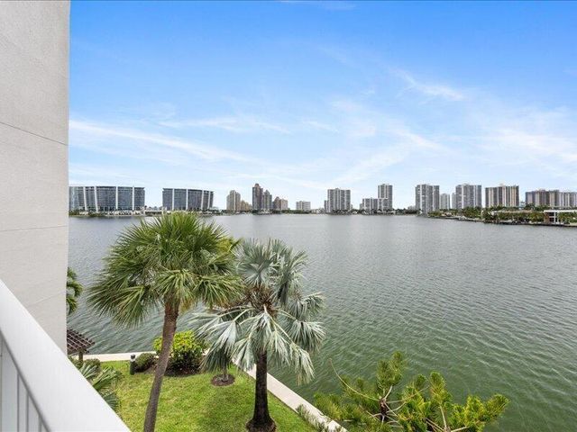 18260 N Bay Road 418, Sunny Isles Beach, FL 33160