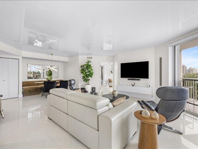 18260 N Bay Road 418, Sunny Isles Beach, FL 33160