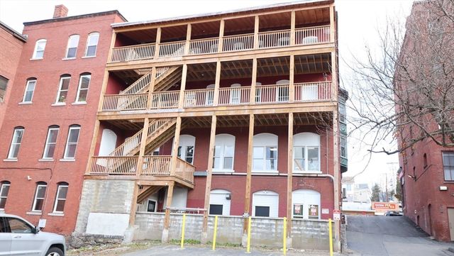 178 High Street 304, Clinton, MA 01510