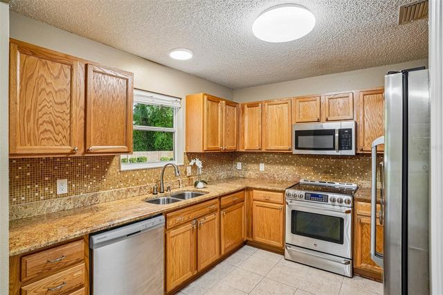 108 CHERRY BLOSSOM LANE, Lady Lake, FL 32159
