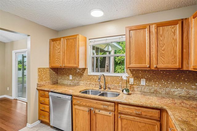 108 CHERRY BLOSSOM LANE, Lady Lake, FL 32159