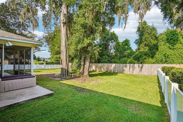 108 CHERRY BLOSSOM LANE, Lady Lake, FL 32159