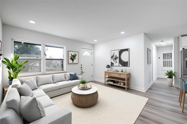 245 AMADOR CIRCLE, Orlando, FL 32810