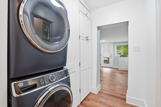 1550 Folly Road, Charleston, SC 29412