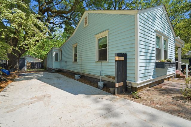 1550 Folly Road, Charleston, SC 29412