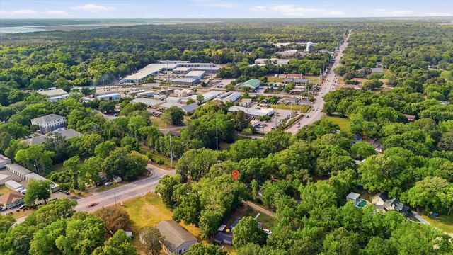 1550 Folly Road, Charleston, SC 29412