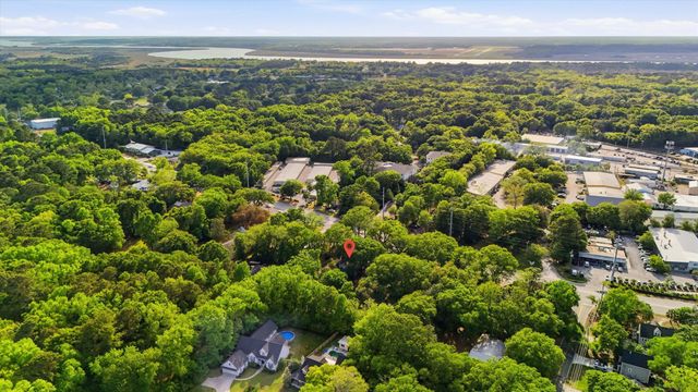 1550 Folly Road, Charleston, SC 29412