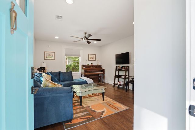 1550 Folly Road, Charleston, SC 29412