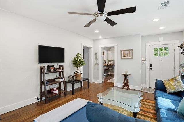 1550 Folly Road, Charleston, SC 29412