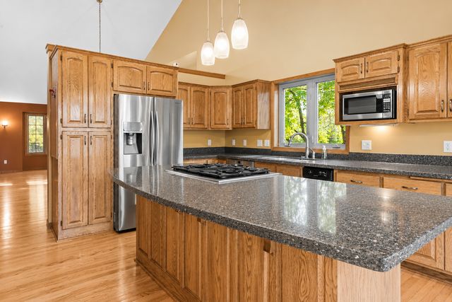 5325 Fernwood Trail, North Branch, MN 55056