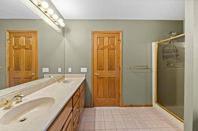 5325 Fernwood Trail, North Branch, MN 55056