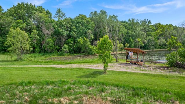 5325 Fernwood Trail, North Branch, MN 55056