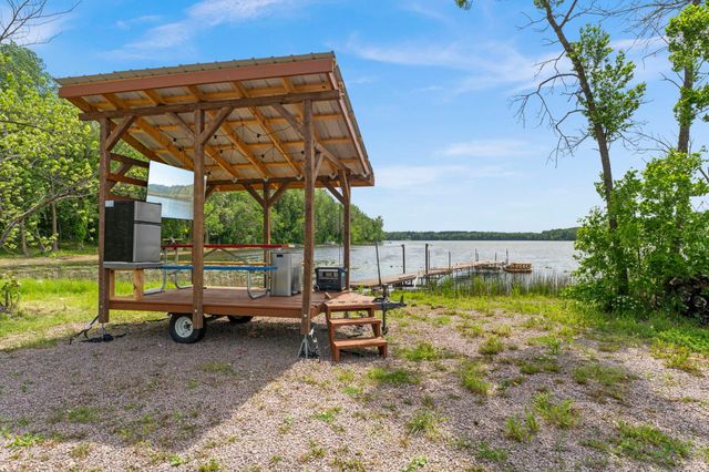 5325 Fernwood Trail, North Branch, MN 55056