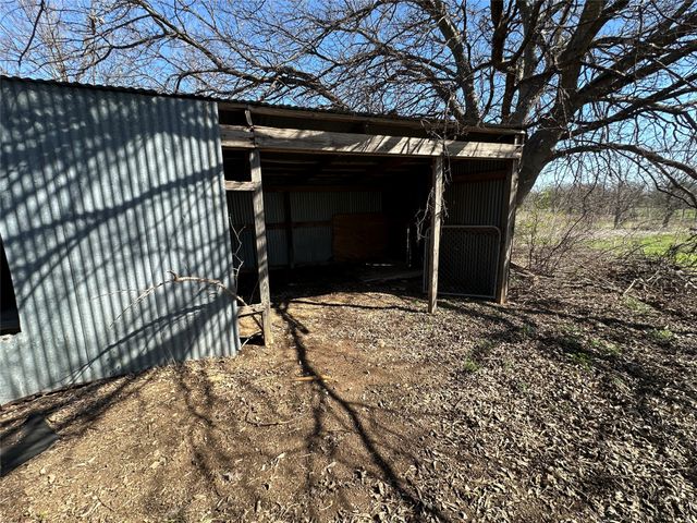 831 Holiday Drive, Ponder, TX 76259