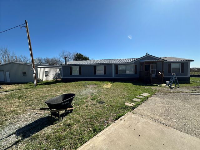 831 Holiday Drive, Ponder, TX 76259