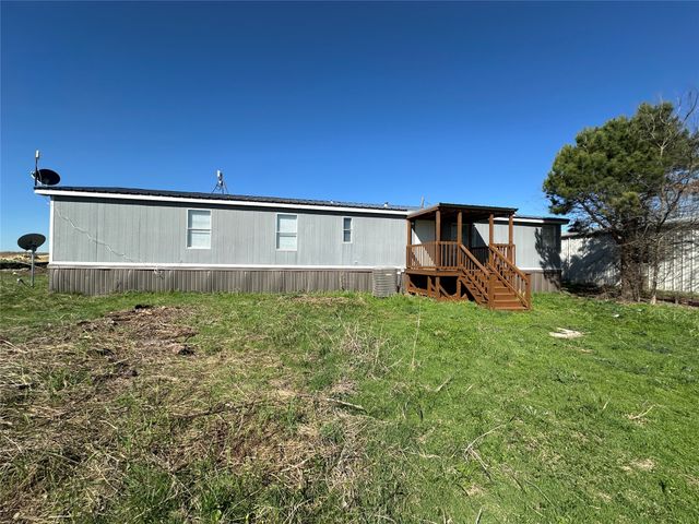 831 Holiday Drive, Ponder, TX 76259