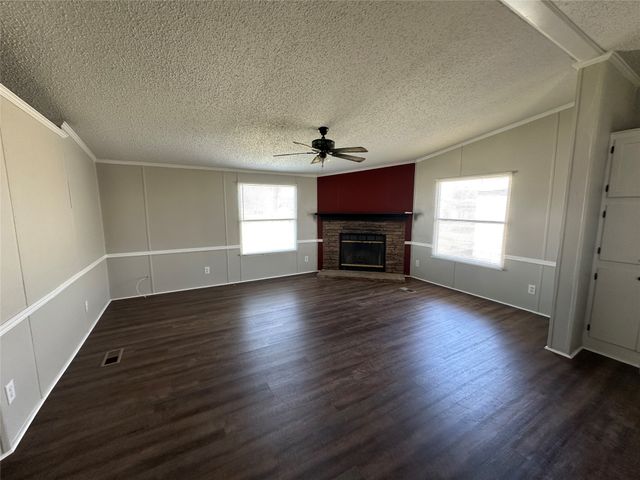 831 Holiday Drive, Ponder, TX 76259