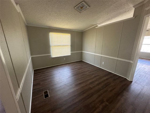 831 Holiday Drive, Ponder, TX 76259