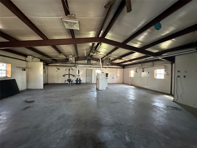 831 Holiday Drive, Ponder, TX 76259