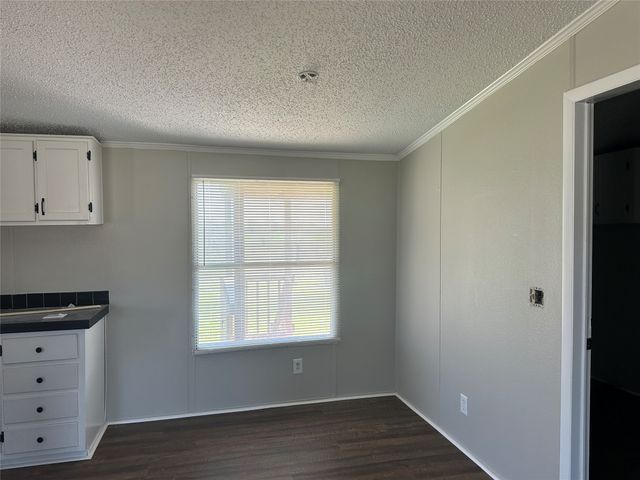 831 Holiday Drive, Ponder, TX 76259