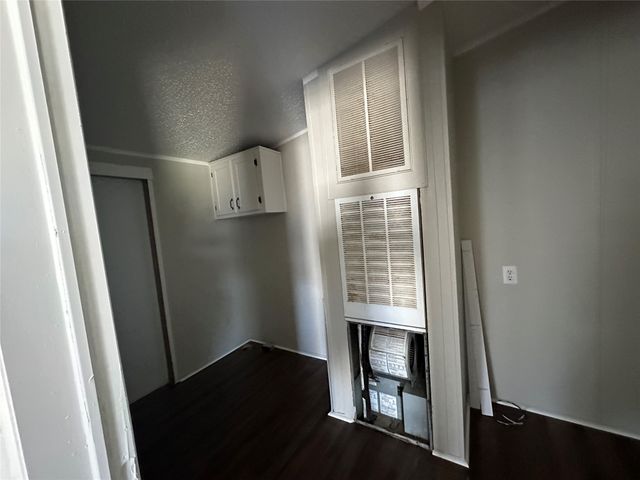 831 Holiday Drive, Ponder, TX 76259