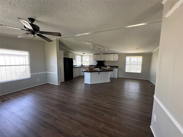 831 Holiday Drive, Ponder, TX 76259