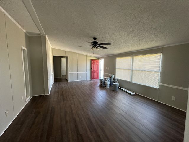 831 Holiday Drive, Ponder, TX 76259