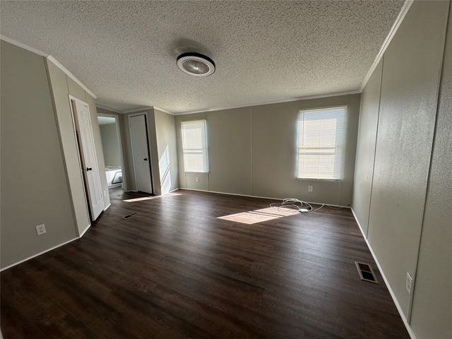 831 Holiday Drive, Ponder, TX 76259